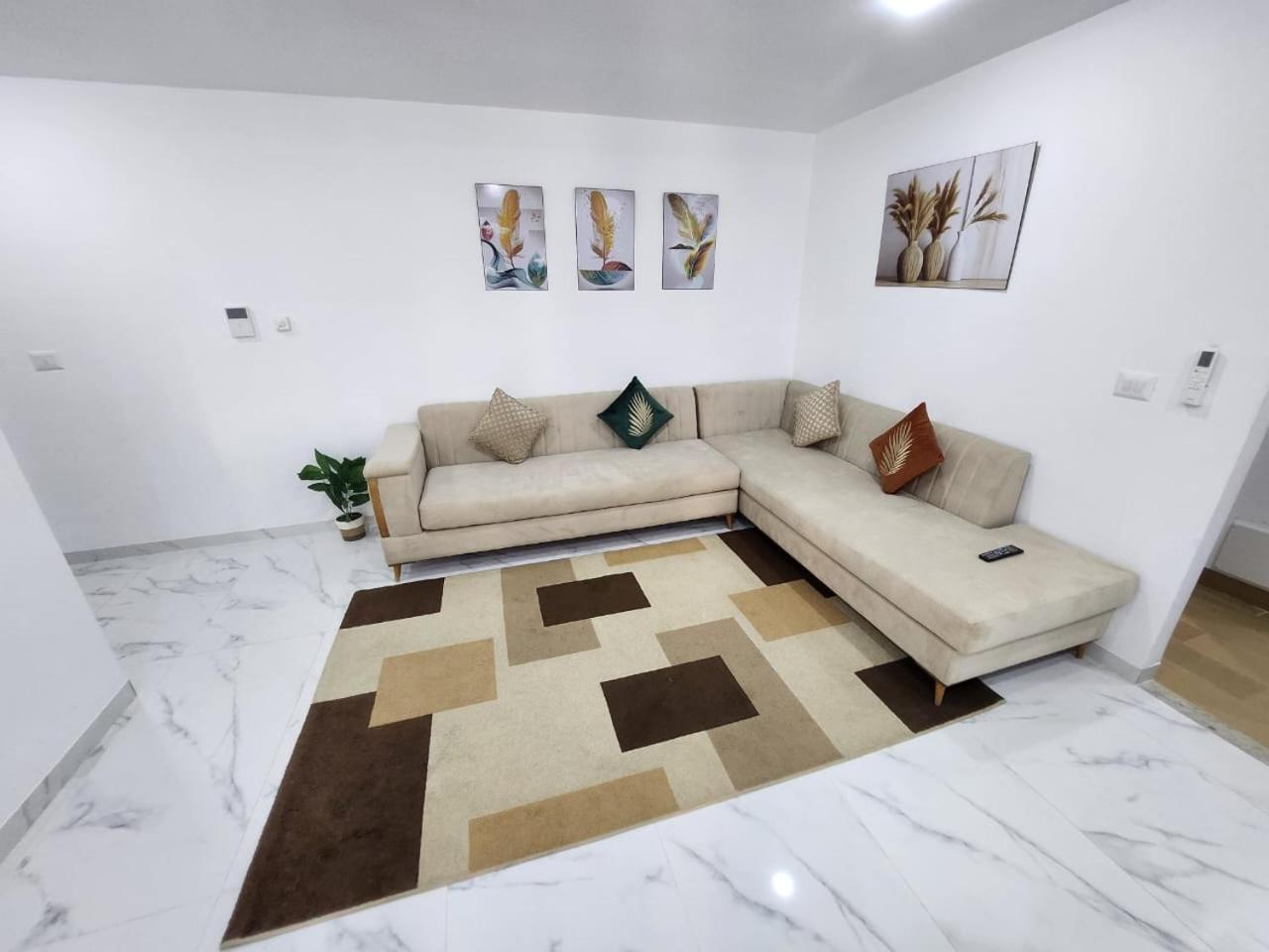 Elegant S1 Meuble Garde A Ariana -Tunis Lägenhet Exteriör bild